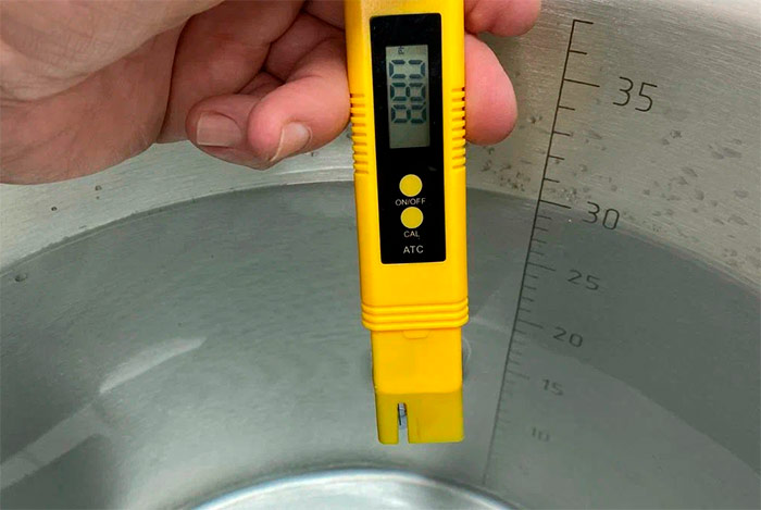 Измеряем уровень pH воды